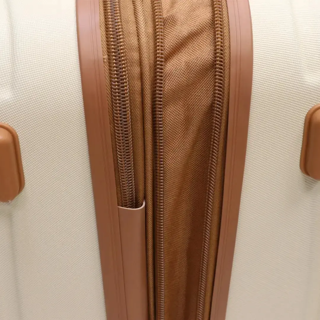 it luggage سایز متوسط - Image 7